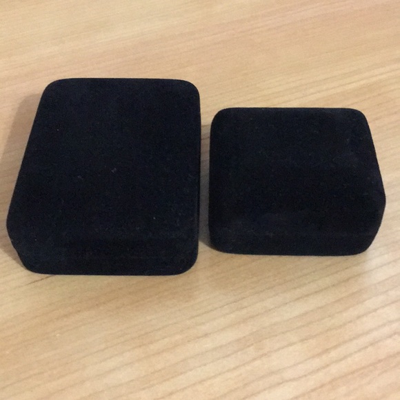 10k Diamond Necklace and Earring Set - Picture 4 of 4